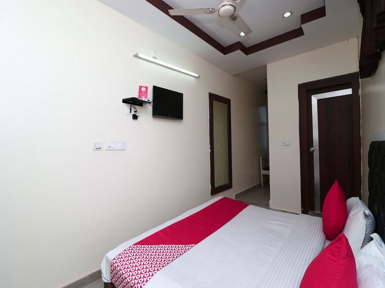 Apartamento Oyo 15794 Jatin Hotel