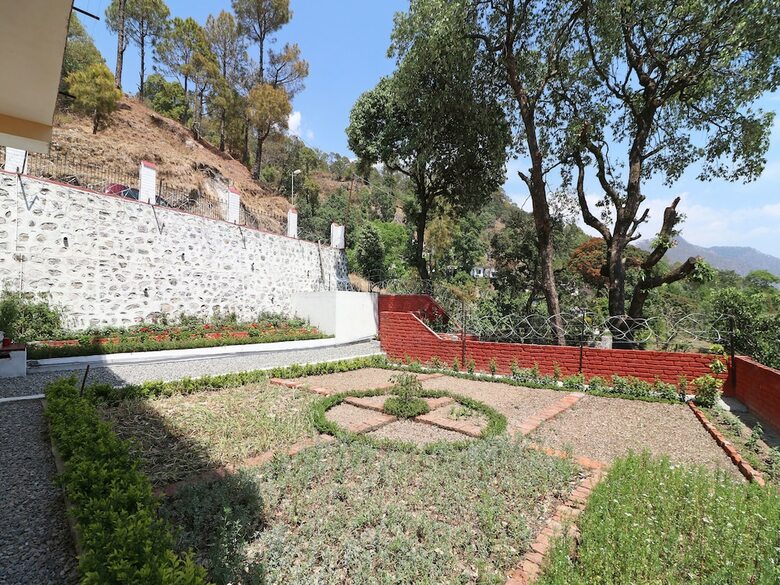 Hotel Oyo 13432 Home Exotic 2bhk Villa Bhimtal