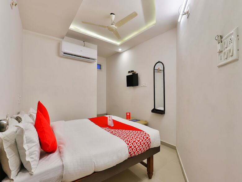 Hotel Oyo 15509 Shreenath