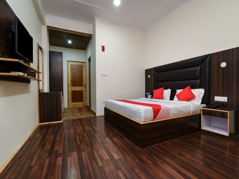 Oyo 15699 Hotel Conifer