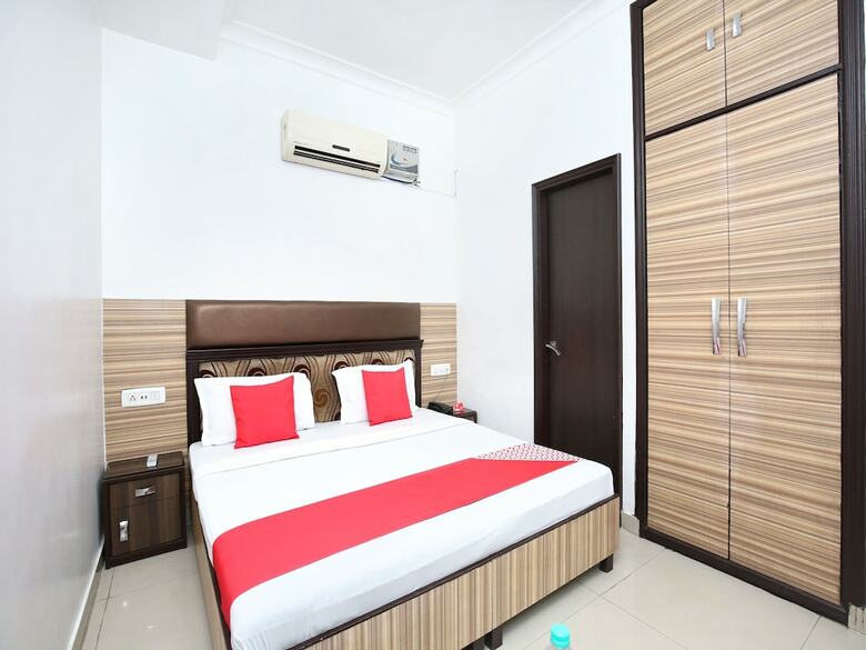 Oyo 15565 Hotel Midtown