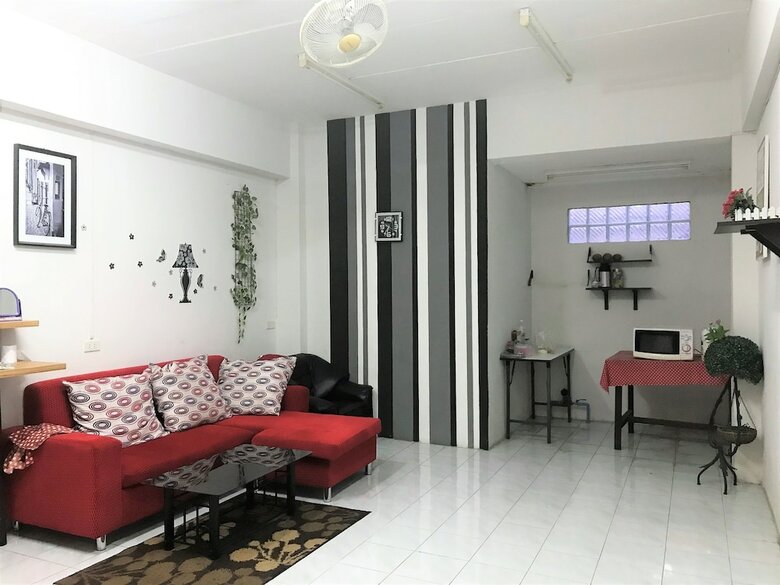 Hotel Grand Esie Service Apartment