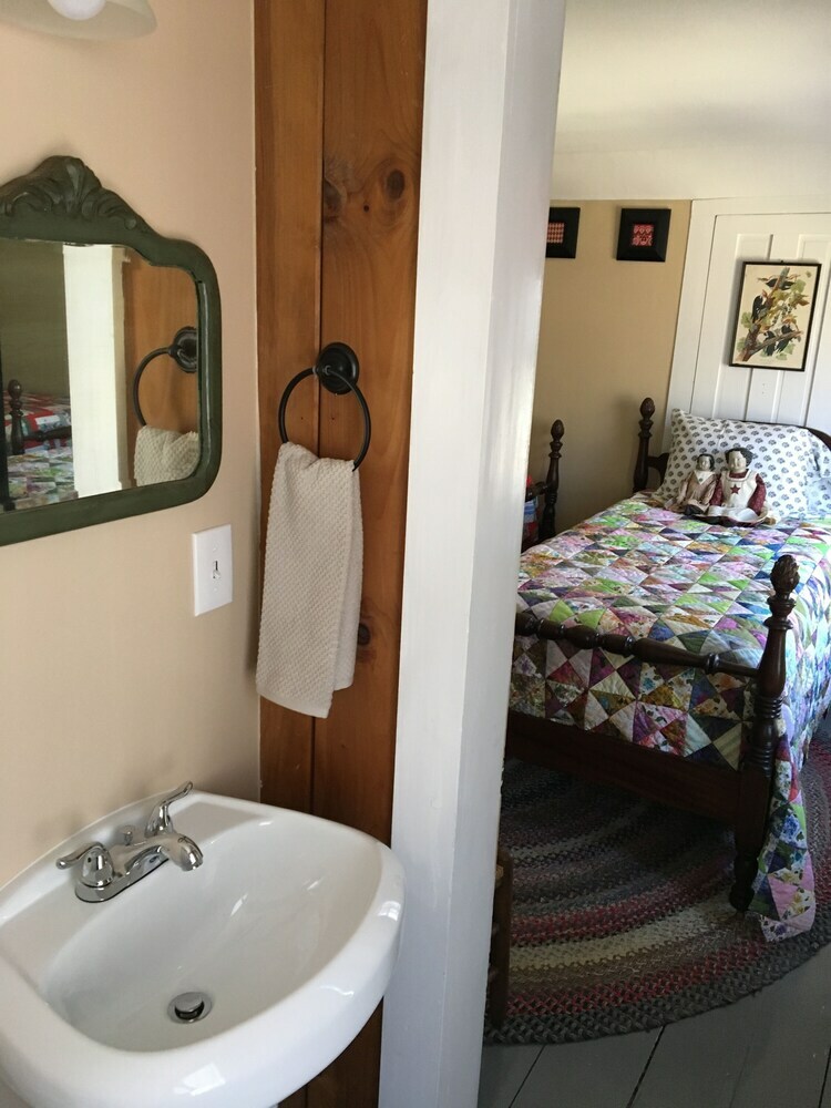 Hummingbird Hill Bed & Breakfast