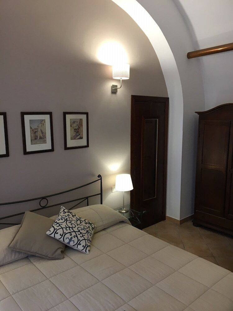 B&B Macrina