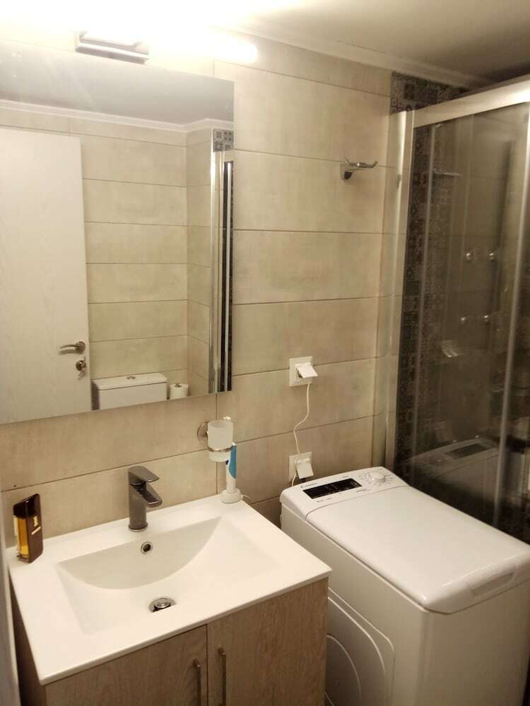 Hotel Grandma Vasiliki Rooms To Let
