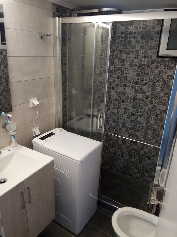 Hotel Grandma Vasiliki Rooms To Let