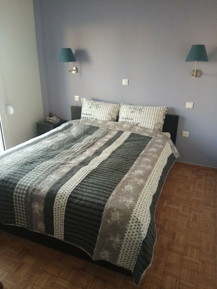 Hotel Grandma Vasiliki Rooms To Let