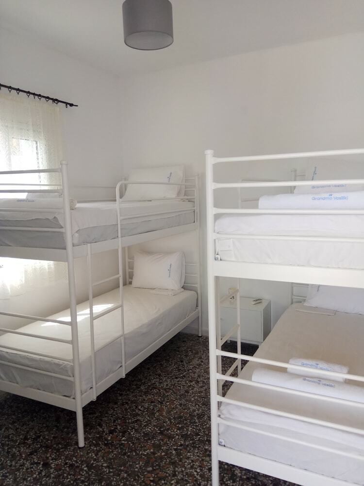 Hotel Grandma Vasiliki Rooms To Let