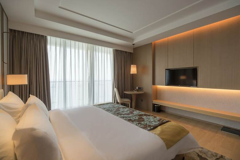 Sunshine Bay Hotel