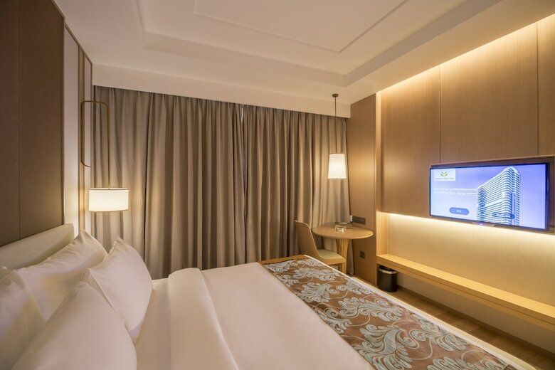 Sunshine Bay Hotel