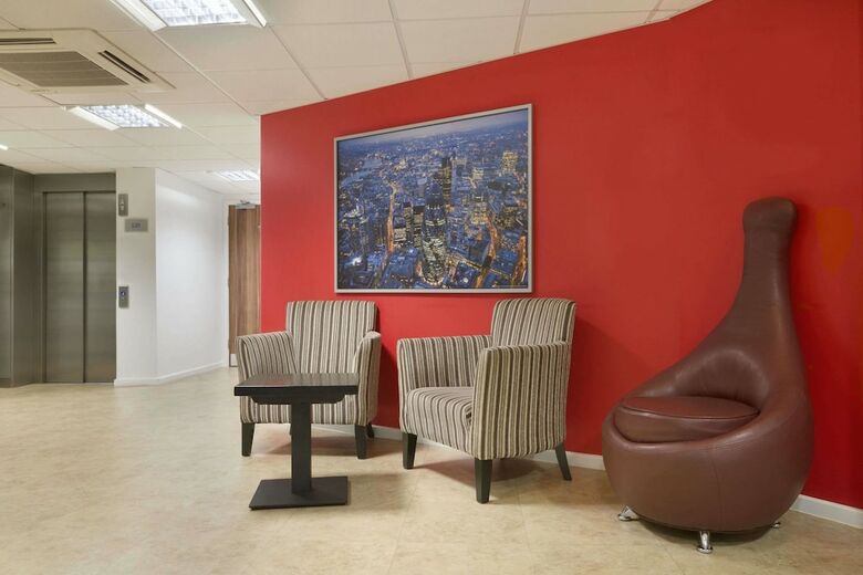 Hotel Ramada By Wyndham London Stansted Airport