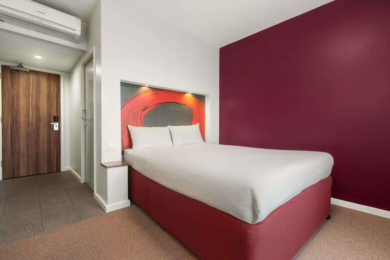 Hotel Ramada By Wyndham London Stansted Airport