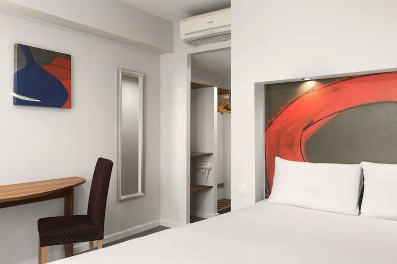 Hotel Ramada By Wyndham London Stansted Airport
