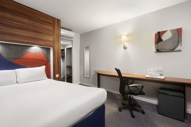 Hotel Ramada By Wyndham London Stansted Airport