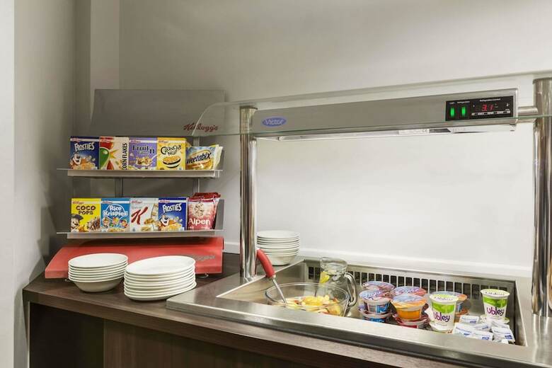 Hotel Ramada By Wyndham London Stansted Airport