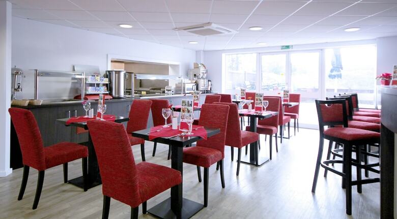 Hotel Ramada By Wyndham London Stansted Airport