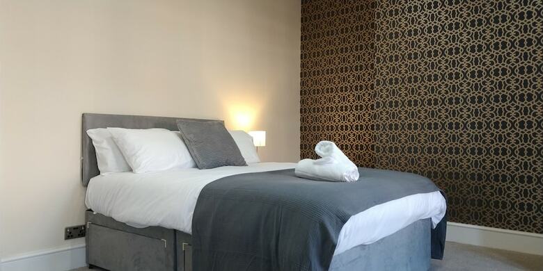 Hotel Lyndhurst House
