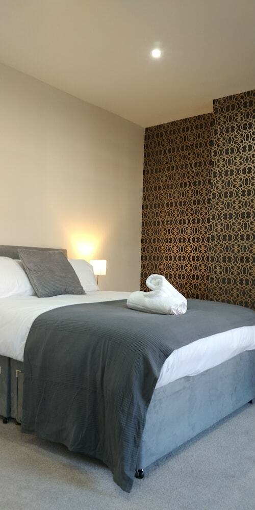 Hotel Lyndhurst House