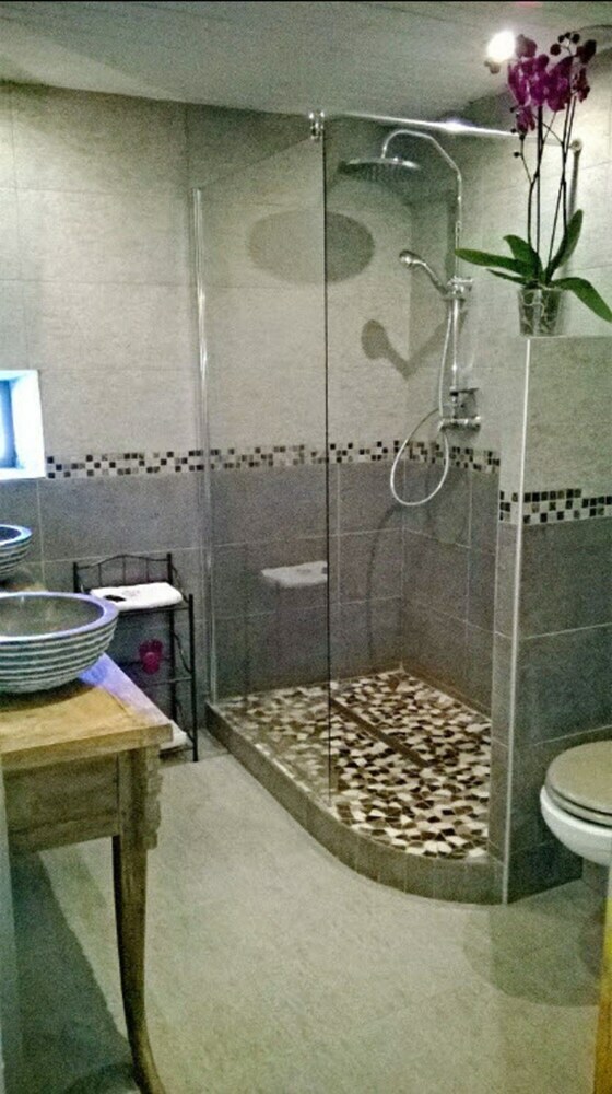 Bed & Breakfast Le Mas Des 5 Fontaines. Chambres D'h�tes