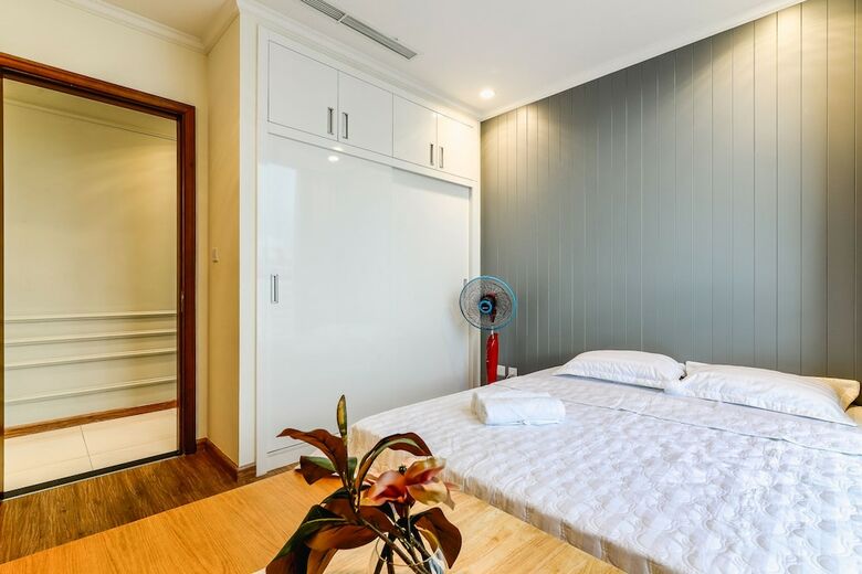 Luxury Apartment In Vinhomes Golden River
