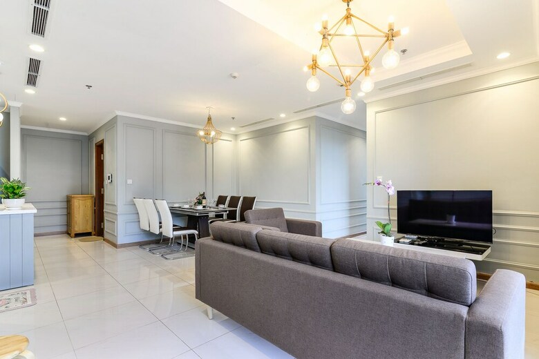 Luxury Apartment In Vinhomes Golden River