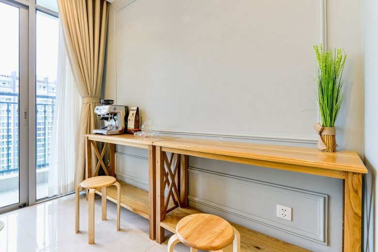 Luxury Apartment In Vinhomes Golden River
