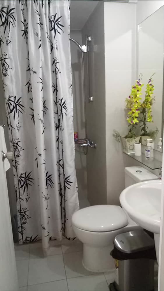 Condo At Azure By Metro Booking Bnb