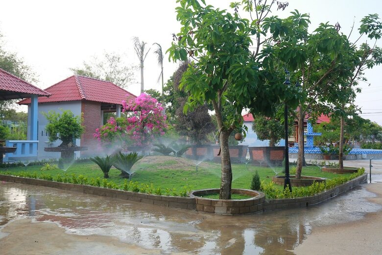 Ven Song Riverside Hotel