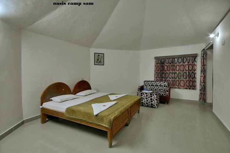 Hotel Oasis Camp Sam