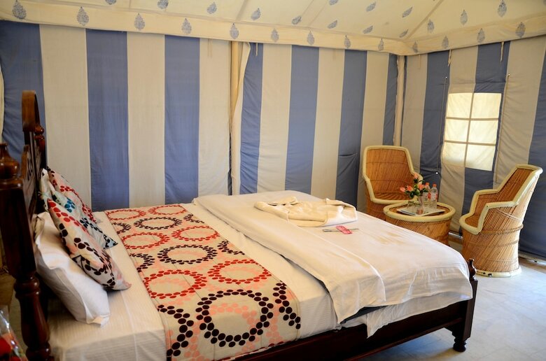 Hotel Oasis Camp Sam