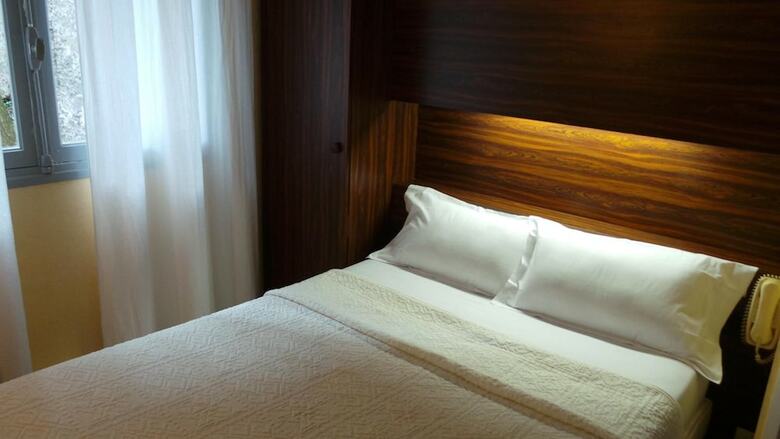 Hotel H�tel Le Cambronne