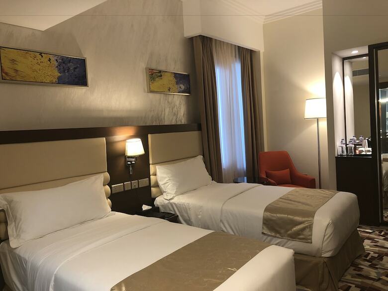 Al Murooj Grand Hotel