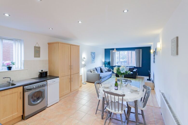 13 Willow View Apartment