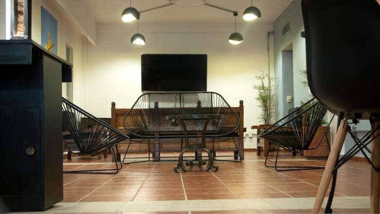 Hostal F�nix Beds Hostel