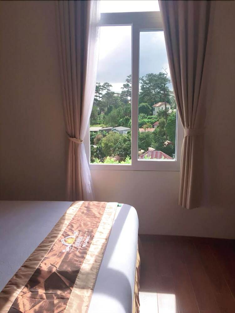 Queen Villa Hotel