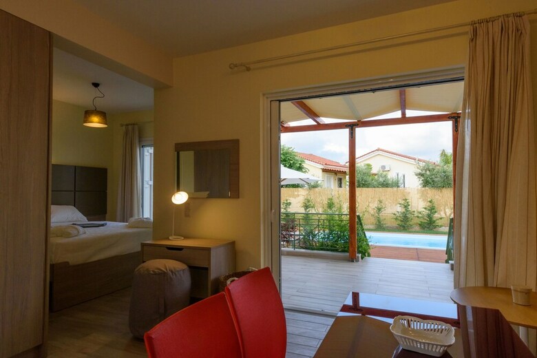�venus, Stylish Villa With Pool 2min To The Beach