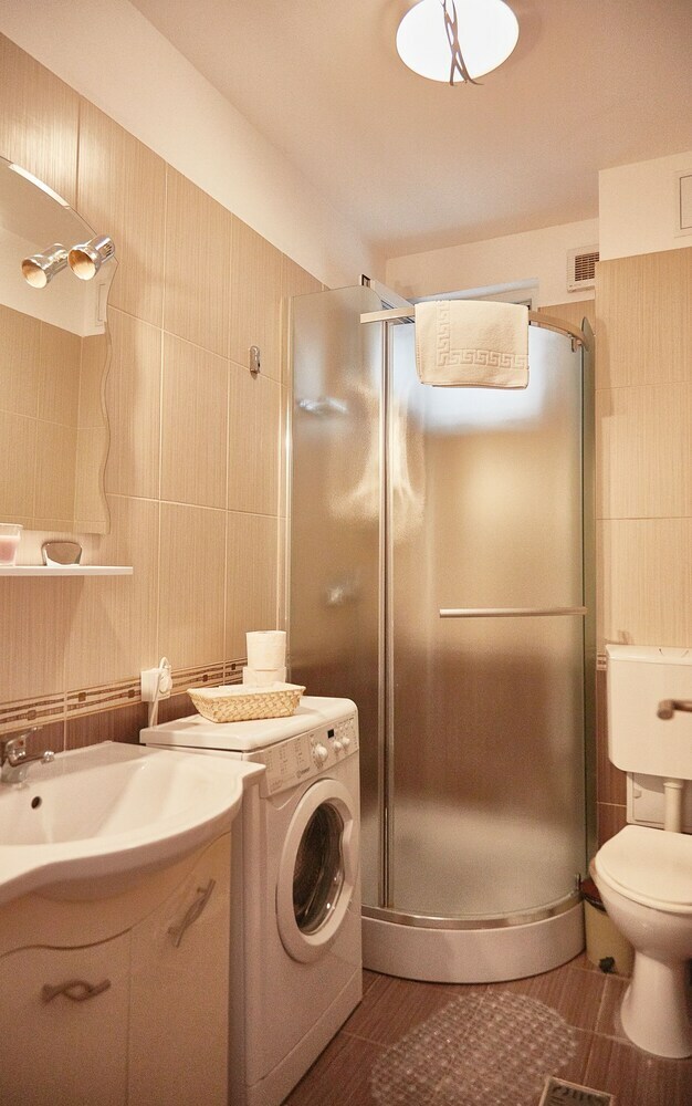 Gabizz Apartments - Near Farul Stadium