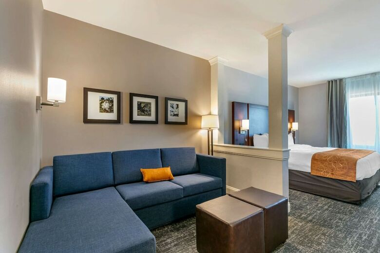 Hotel Comfort Suites