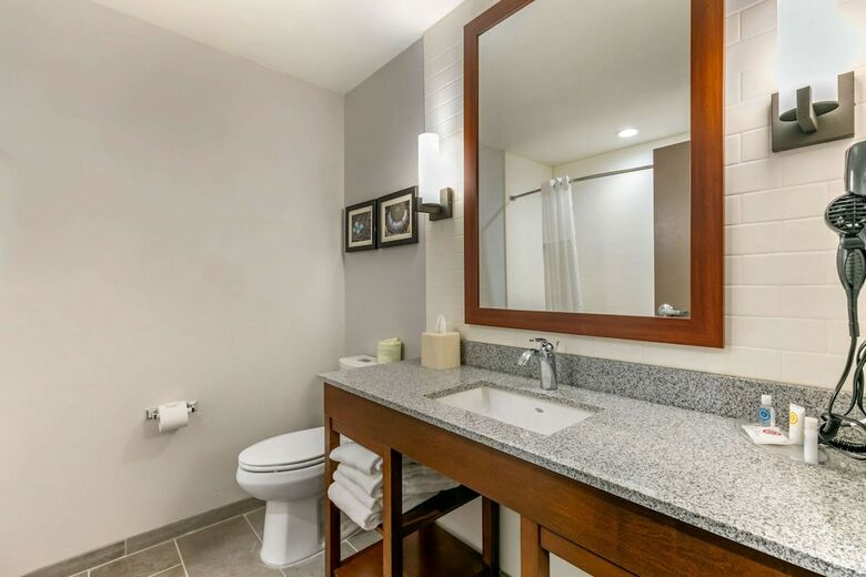 Hotel Comfort Suites