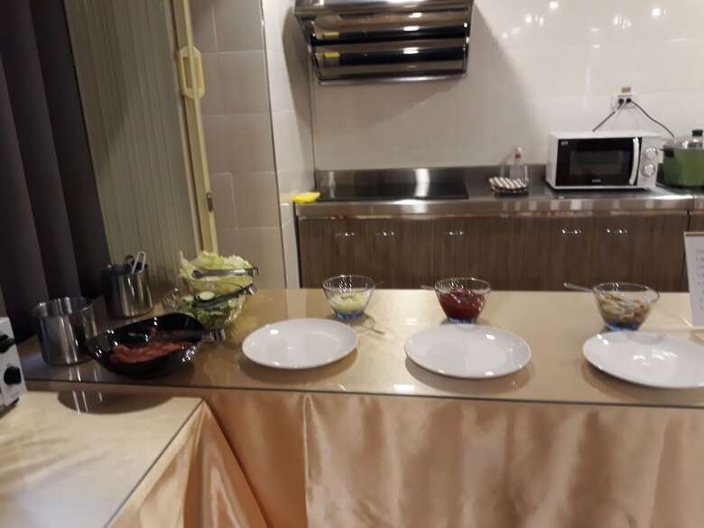 Honest&warm Hotel