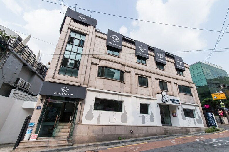 Hostal The Cube Hotel - Hostel