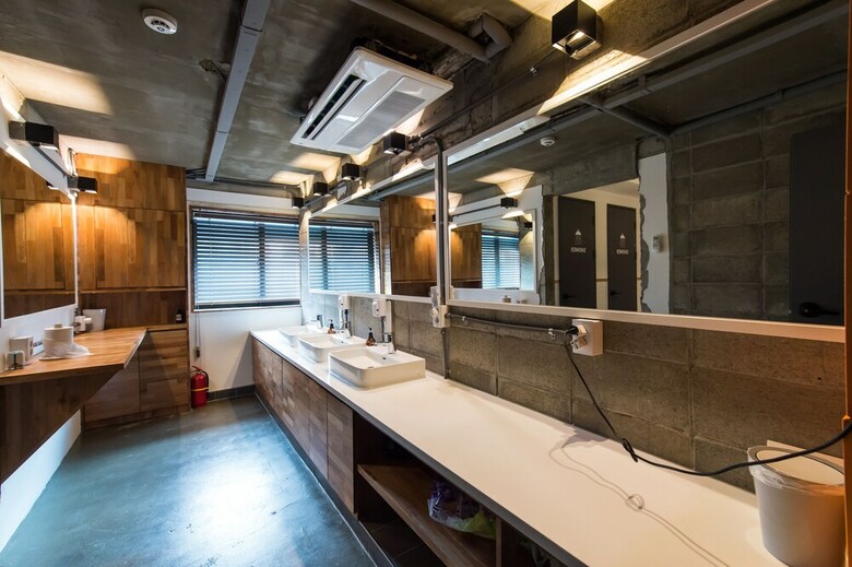 Hostal The Cube Hotel - Hostel