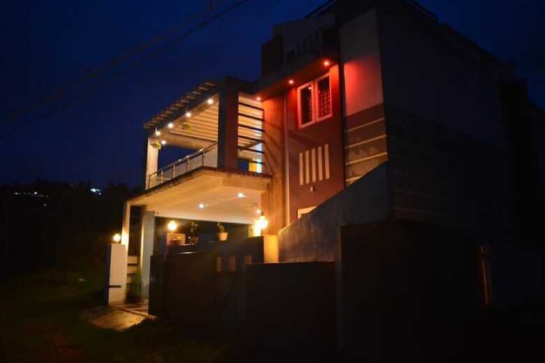 Hotel The Conerstayz