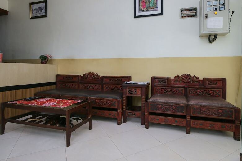 Hotel Airy Syariah Dr Wahidin 43 Bojonegoro