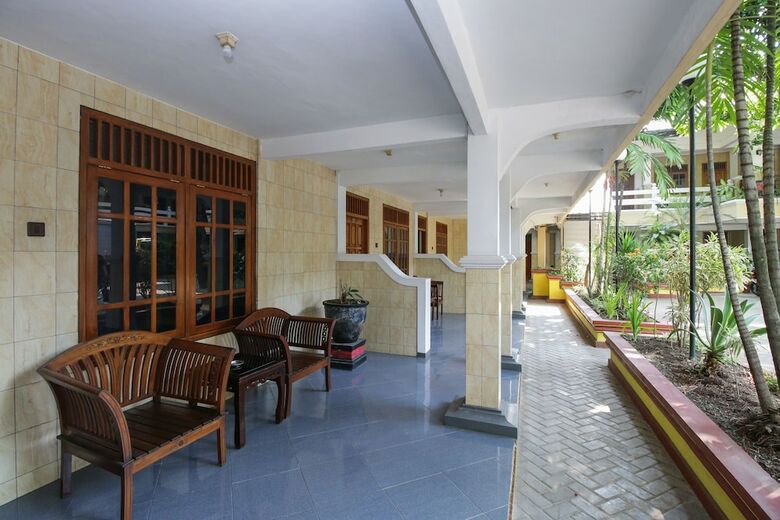 Hotel Airy Syariah Dr Wahidin 43 Bojonegoro