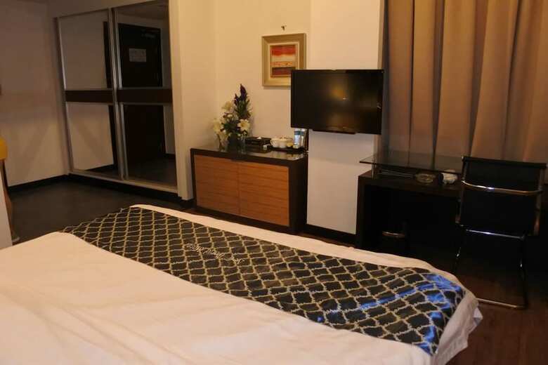 Hotel New World Motel