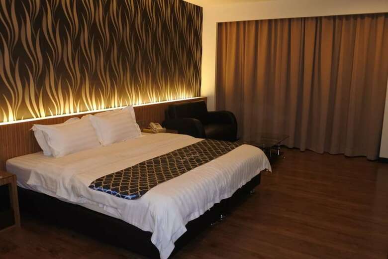 Hotel New World Motel