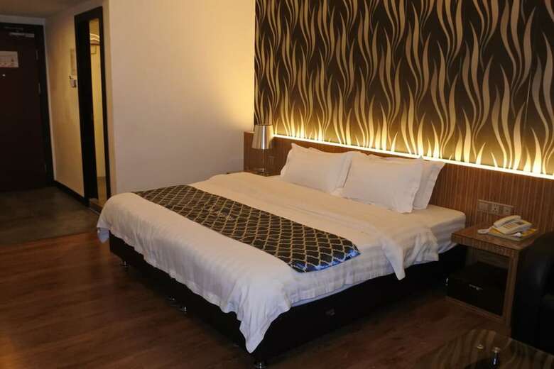 Hotel New World Motel