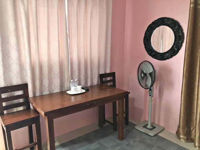 Hotel Knights Ko Suites