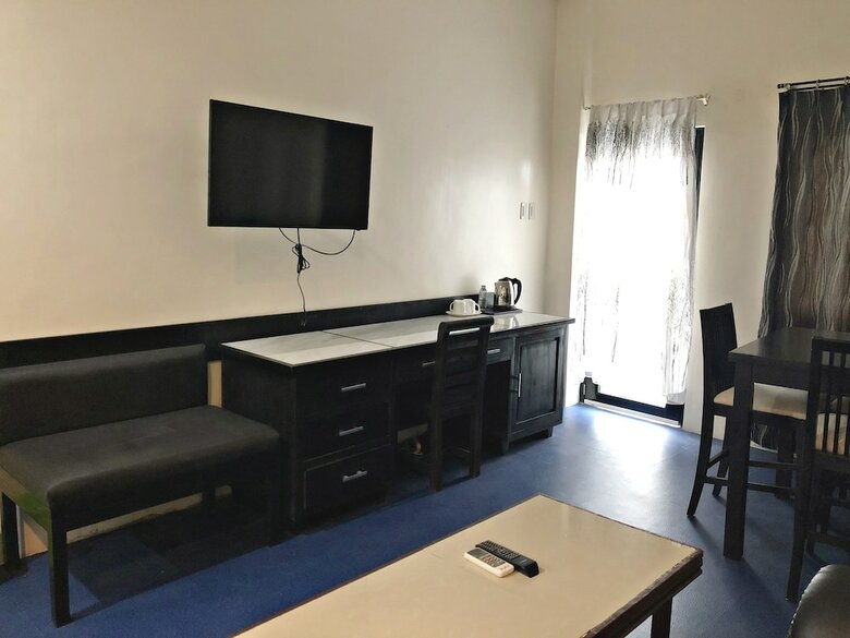 Hotel Knights Ko Suites